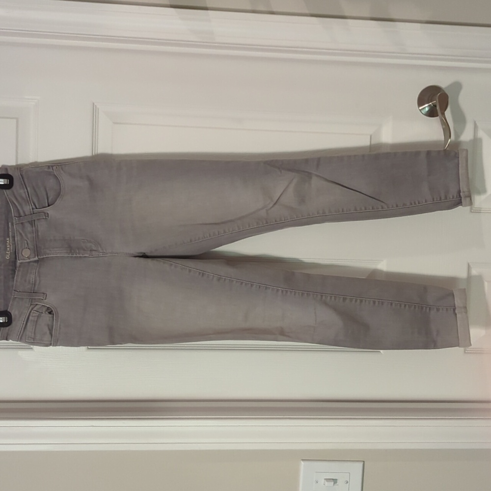 ☀️ Old Navy Gray Jeans